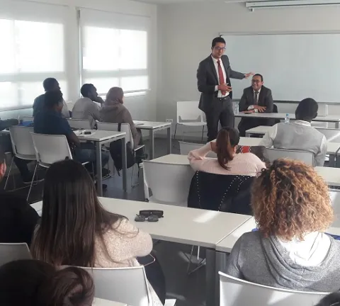 Les étudiants en Licence participent au séminaire « Logistique internationale et Douane »