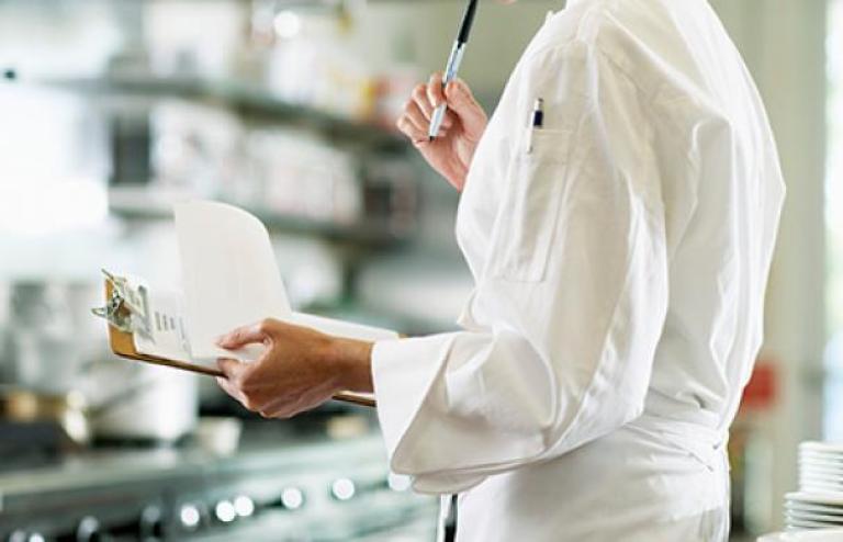 3 MÉTIERS DE LA GESTION DE LA RESTAURATION