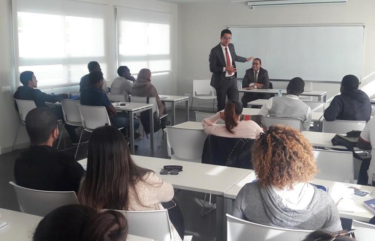Les étudiants en Licence participent au séminaire « Logistique internationale et Douane »