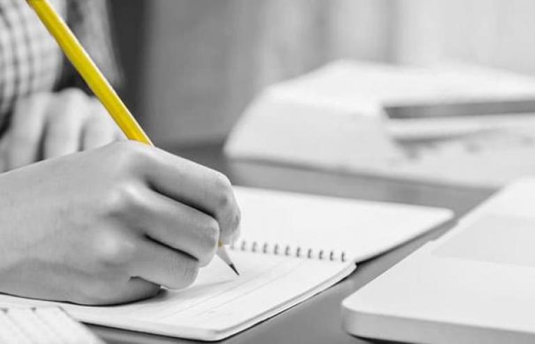 MASTER OU MASTER EXÉCUTIF : LES DIFFÉRENCES À SAVOIR AVANT DE FAIRE VOTRE CHOIX