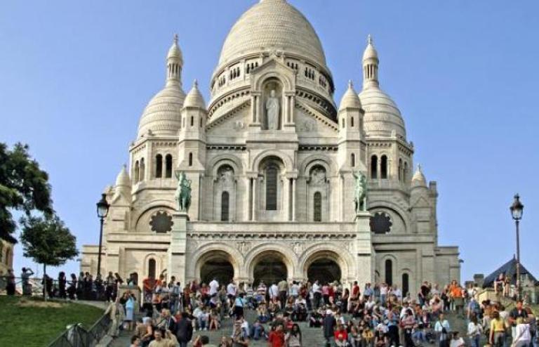 TOURISME DE MASSE ET DÉVELOPPEMENT DURABLE